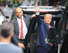 Un newyorkez în vârstă de 72 de ani, arestat de Secret Service după ce l-a ameninţat cu moartea pe Donald Trump