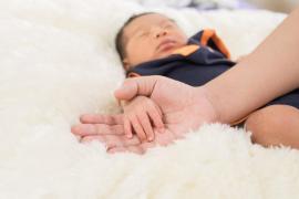 Copil născut cu eforturi imense, abandonat într-un orfelinat din Japonia după ce minciuna tatălui biologic a ieşit la iveală