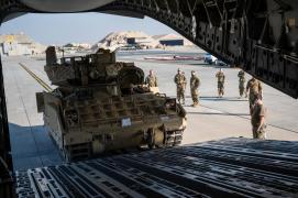 NATO speră ca diplomaţia să îngroape securea războiului ce ameninţă Europa de Est. Propunere pentru oficialii de la Kremlin