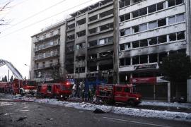 Explozie puternică într-un bloc din centrul Atenei. O singură persoană a fost grav rănită