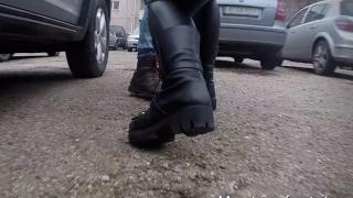 Agresor sexual pe străzile din București. Tânărul de 25 de ani alerga femeile în plină zi, le pipăia și fugea