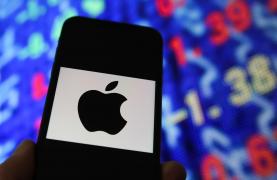 Marele câștigător al pandemiei. Apple, prima companie care ajunge la o capitalizare de piaţă de 3.000 de miliarde de dolari