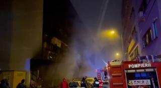 Incendiu cu mare degajare de fum la un apartament pe Bulevardul Iuliu Maniu din Bucureşti