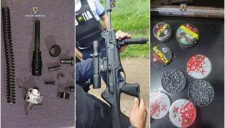 Avea un întreg arsenal acasă