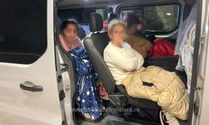 Adolescentă de 15 ani, prinsă cu bebeluşul de câteva luni ascuns într-o pătură, la ieşirea din ţară spre Ungaria