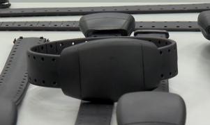 Primul caz de folosire a brățării electronice de supraveghere: un bărbat agresiv cu iubita sa