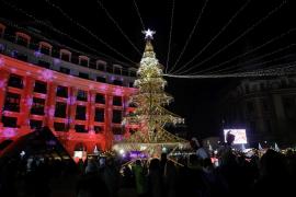 Efectele crizei energetice. Primăria Capitalei caută firme care să decoreze cu luminiţe LED centrul oraşului de sărbători