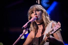 Taylor Swift a rupt tăcerea despre logodna cu Joe Alwyn. Cântăreaţa a răspuns zvonurilor printr-o melodie de pe noul album