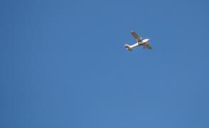 Aeronava a pierdut comunicaţia cu turnul de control