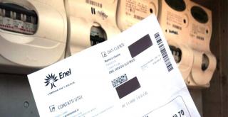 Și-a obligat soția să stea pe întuneric și să nu se spele, ca să reducă facturile. Dacă se opunea, italianul o lua la bătaie