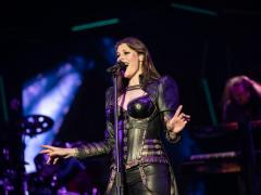 Solista trupei Nightwish, Floor Jansen, diagnosticată cu cancer de sân: "Tot ceea ce ai considerat important în viaţă înainte se schimbă radical"