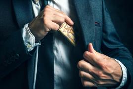 Mită de 3.500 de euro pentru admiterea la Şcoala de Poliţie