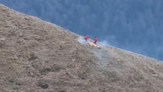 "30 de secunde dacă mai întârziau, focul s-ar fi extins". Un grup de turişti a fost un la pas să dea foc Văii Caraimanului