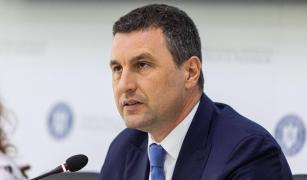 Tanczos Barna a declarat, într-o conferinţă de presă, că prin această aplicaţie se pot urmări cele 162 de staţii din ţară.