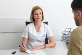 Specialiștii MedLife atrag atenția asupra riscurilor asociate autodiagnosticării și automedicației: Același simptom poate să apară în cinci boli diferite, cu tratamente complet diferite