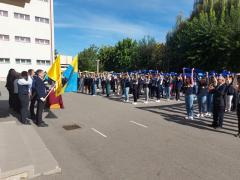 Elevii şi profesorii de la colegiul din Zalău şi-au arborat propriul drapel