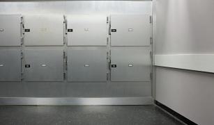 A murit sufocat în sac, în timp ce încerca să se salveze