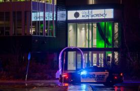 Patru persoane rănite într-un atac armat în apropiere de un colegiu. Poliţia îl caută pe agresor