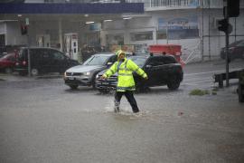 Zeci de mii de case din Australia, fără curent după o furtună puternică. Rafalele de vânt au depășit 100 de km/h