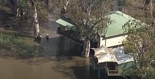 Estul Australiei, înghiţit de ape în urma ploilor abundente. Peste 100 de persoane au fost salvate de pe acoperişuri