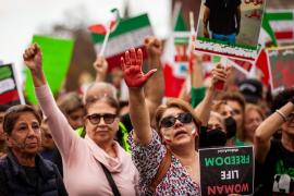 UE sancționează oficiali iranieni acuzați de reprimarea violentă a manifestațiilor cauzate de moartea tinerei Mahsa Amini