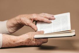 Cea mai vârstnică elevă din lume a murit la 99 de ani. Bătrâna era în clasa a 5-a