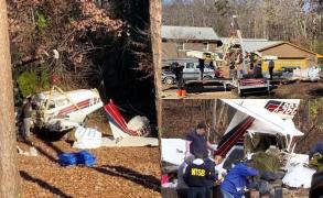 Avionul cu care călătoreau s-a rupt în două