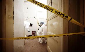 Triplă tragedie, învăluită în mister: O întreagă familie găsită fără viață într-o casă din Franța. Un bilet ar putea fi cheia care ar rezolva cazul