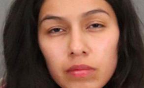 Mamă din SUA, acuzată că şi-a sufocat bebeluşul de 8 luni în timp ce-l alăpta. Ar fi încercat să facă același lucru și cu geamăna micuței