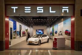 Elon Musk şi-a vândut acţiuni Tesla în valoare de 4 miliarde de dolari