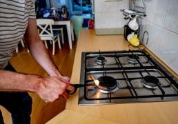 România, alături de alte state membre UE, face presiuni pentru o plafonare "semnificativ" mai scăzută a preţului gazelor