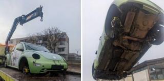 "Să te bucuri la un om care putea să moară". Hoţii au furat 3 roţi de la o maşină implicată într-un accident în Bacău, înainte ca şoferul să sune la o firmă de tractare