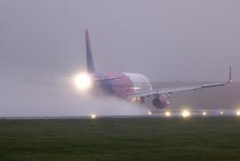 Wizz Air a anulat peste 20 de zboruri către şi din România din cauza vremii rele din Marea Britanie. MAE a emis o atenționare de călătorie