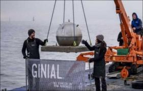 O bilă de 800 de kilograme, plină cu 230 de litri de gin, a dispărut de pe fundul lacului Constance din Elveţia