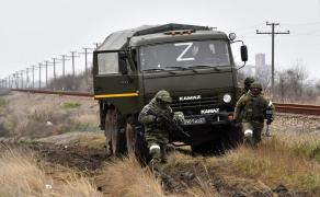 Soldați ruși care își pregătesc retragereaa