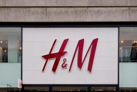 H&M anunță că mii de angajați vor primi un bonus de 500 de euro