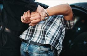 A atact cu toporul și cuțite două persoane, iar una dintre ele a murit