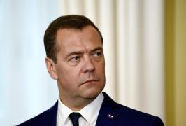 Dmitri Medvedev: Impunerea de către UE a unui plafon la preţul la gaze naturale a fost dictată de "ura animalică" faţă de Rusia