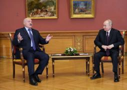 Putin și-a invitat prietenii președinți la Sankt Petersburg, la o petrecere cu ceai. Lukașenko se laudă că "a pus punctul pe i" în multe discuții cu liderul rus