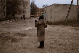 "Doar câţiva civili au mai rămas în Bahmut. Nu există loc care să nu fie acoperit de sânge", afirmă Volodimir Zelenski