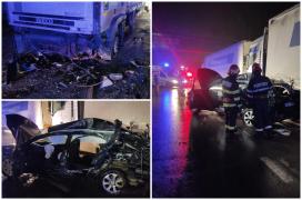 Doi morți și un rănit după impactul dintre un TIR și o mașină