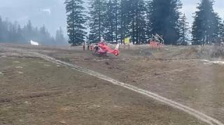Accident pe munte, în apropierea Vârfului Postăvaru. O adolescentă din Galaţi a rămas inconștientă, după ce s-a lovit la cap
