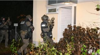 25 de extremişti arestaţi în Germania. Plănuiau o lovitură de stat şi intenționau să ia cu asalt clădirea Parlamentului