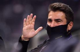 Adrian Mutu se pregăteşte să revină pe bancă