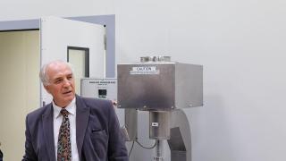 Povestea incredibilă a medicului român care își lasă toată averea angajaților