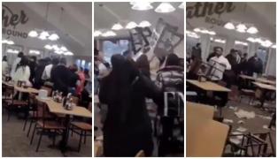 VIDEO. "Tot ce voiam era niște friptură". Zeci de oameni şi-au împărţit pumni şi s-au bătut cu scaune, într-un restaurant din SUA