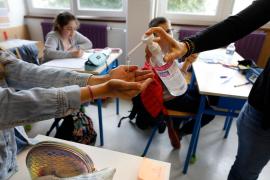 Numărul cazurilor COVID în școli și grădinițe, în scădere. Ministerul Educației: 10.818 elevi și preşcolari, infectați cu SARS-CoV-2