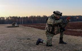România trimite ajutor militar Ucrainei: muniție și echipamente militare. Va prelua răniții