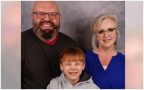 ”E băiatul meu!”. Adopția unui băiețel din Ucraina, blocată de război. Doi părinți din SUA fac eforturi disperate să scoată un copil din țara invadată de ruși