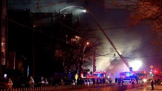 Cauzele incendiului de la Prosper Plaza Bucureşti, stabilite după ce ce focul e stins complet. Flăcările au atins înălţimi uriaşe